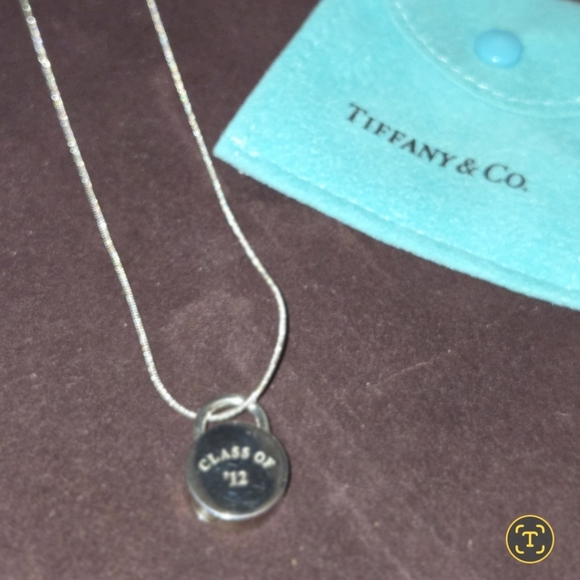 TIFFANY & CO SILVER CLASS OF 12 2012 CIRCLE PADLOCK CHARM PENDANT - Picture 5 of 5